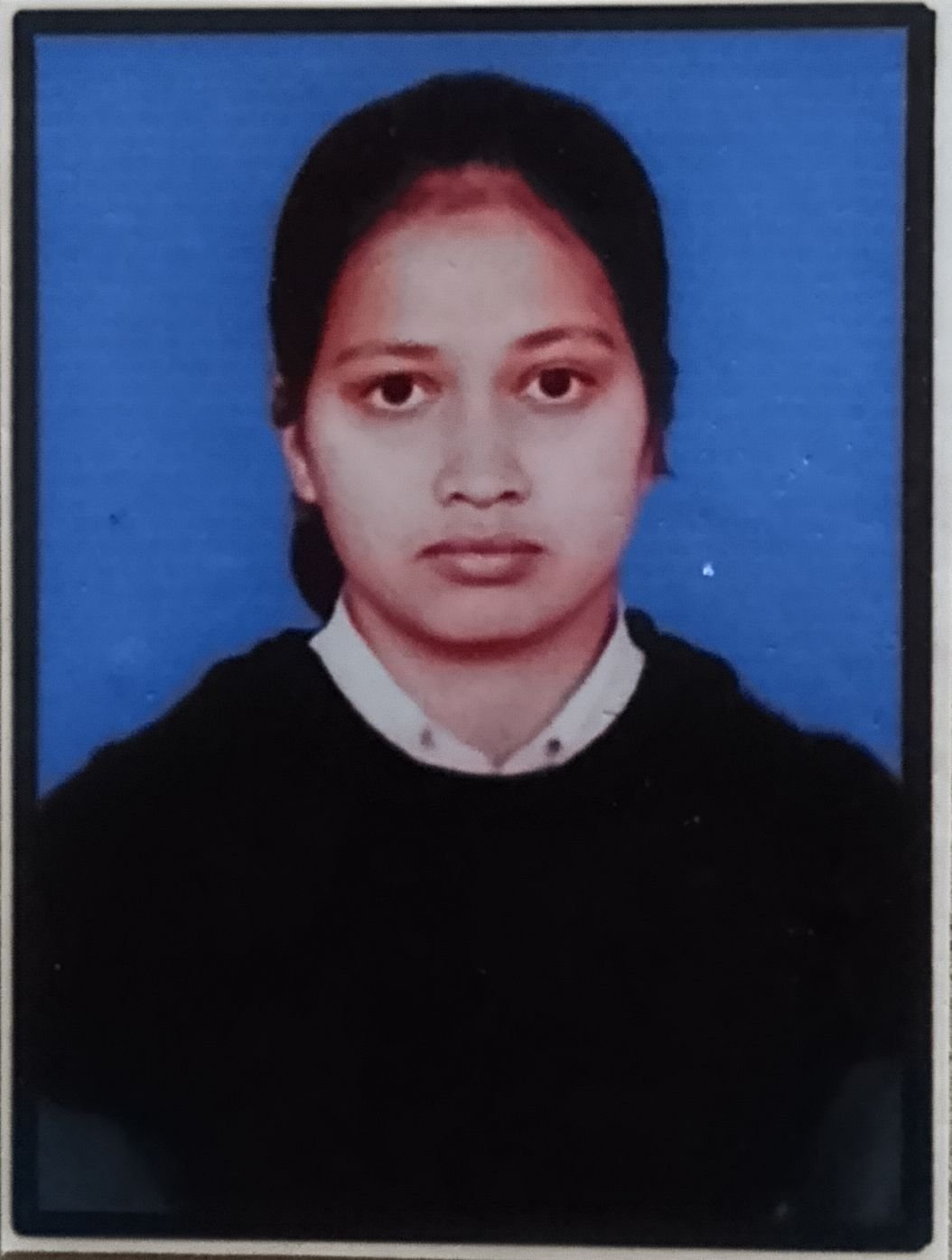 Nisha Awasthi  - economics Tutor